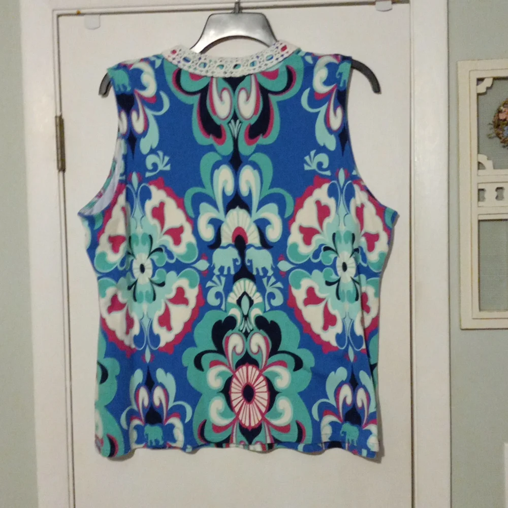 Sleeveless top - Picture 3 of 3